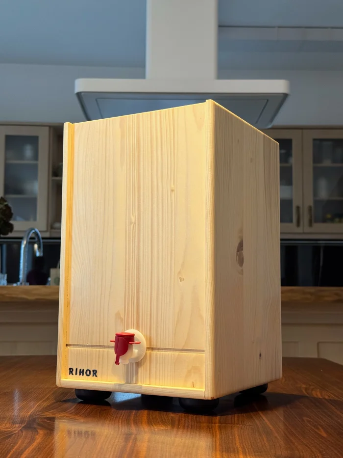 Vinbox 10L wooden box for bag-in-box drinks