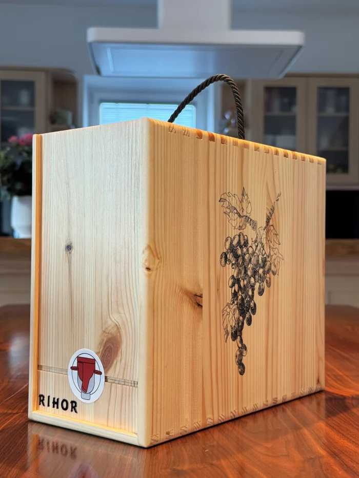 Vinbox 5L wooden box for bag-in-box drinks